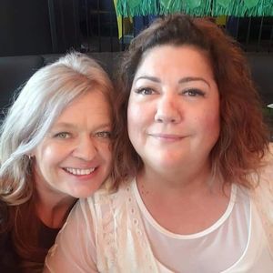 Meet your Posher, Mona